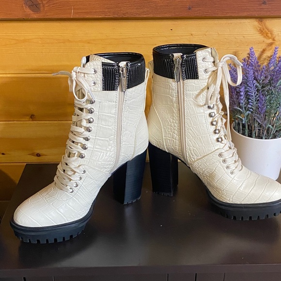 Vince Camuto Women’s Lace-Up/Zip 4”Heeled Ankle Boots Size 7.5  Leather - Picture 3 of 13